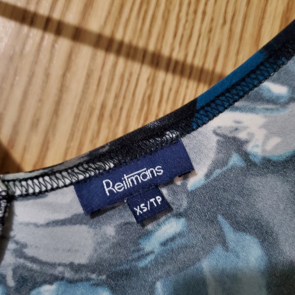 Lovely dress XS but stretchy - Picture 5 of 5